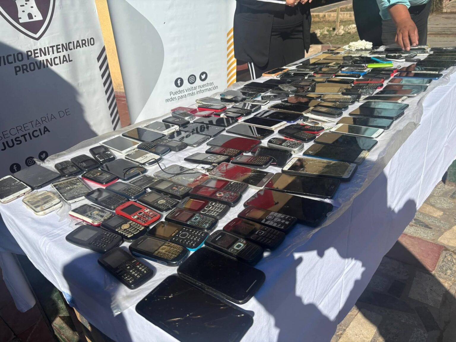 Golpe a los delitos virtuales: masivo secuestro de celulares y bloqueo de redes en el Servicio Penitenciario de La Rioja
